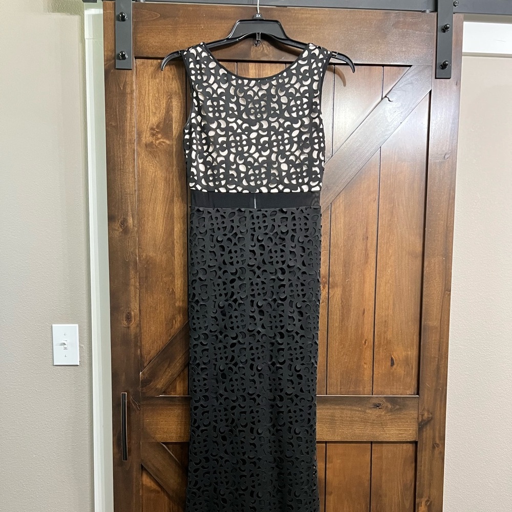 Very elegant XSCAPE evening gown